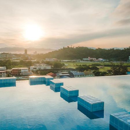 The Aru Hotel At Aru Suites コタキナバル エクステリア 写真