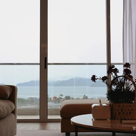 The Aru Hotel At Aru Suites コタキナバル エクステリア 写真